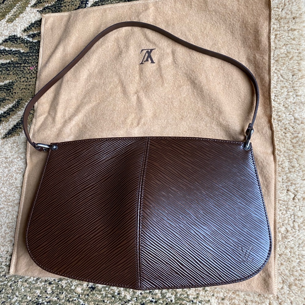 Authentic Louis Vuitton Epi Leather Demi Line Poch